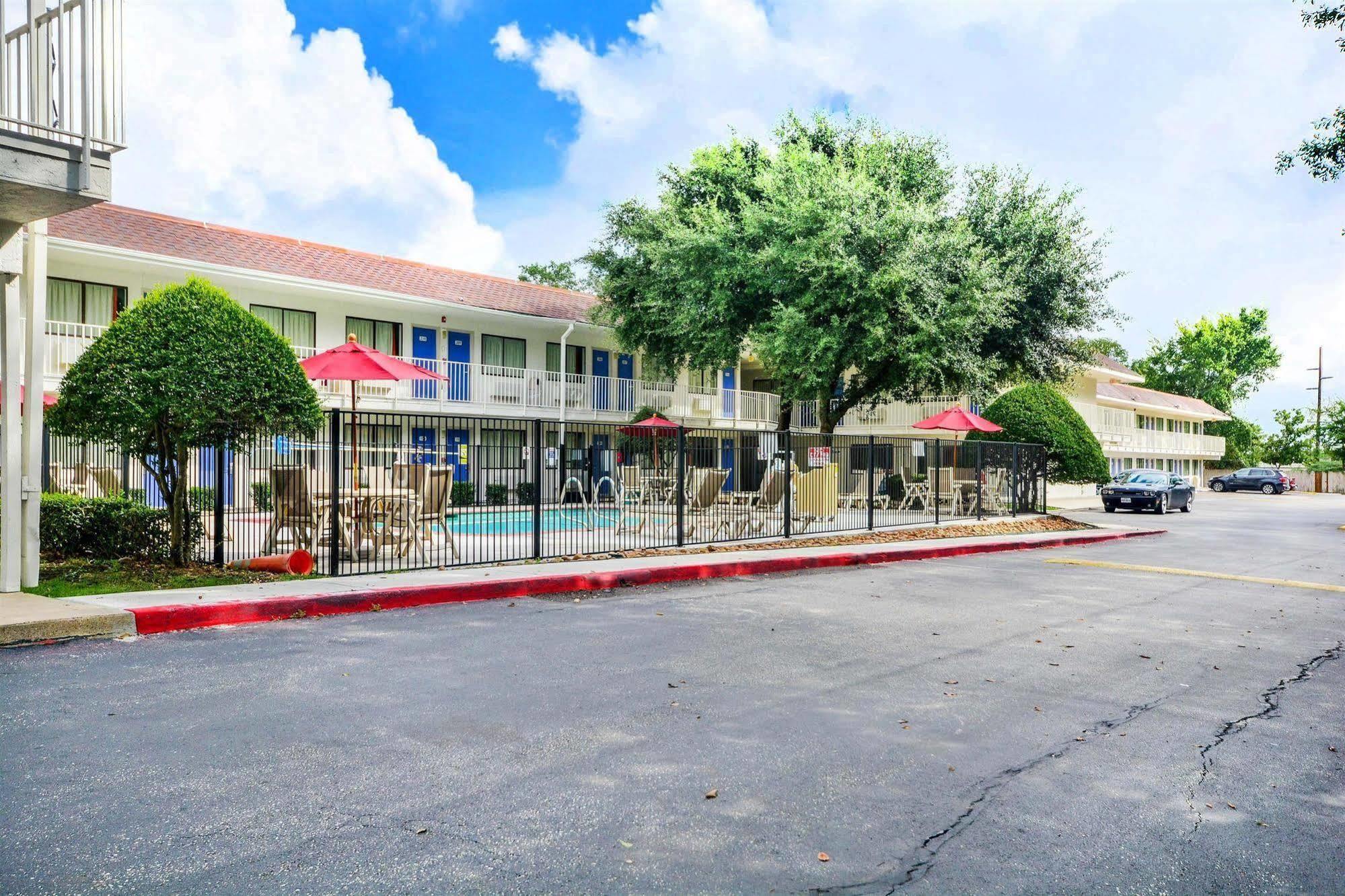 Motel 6-Huntsville, TX Esterno foto