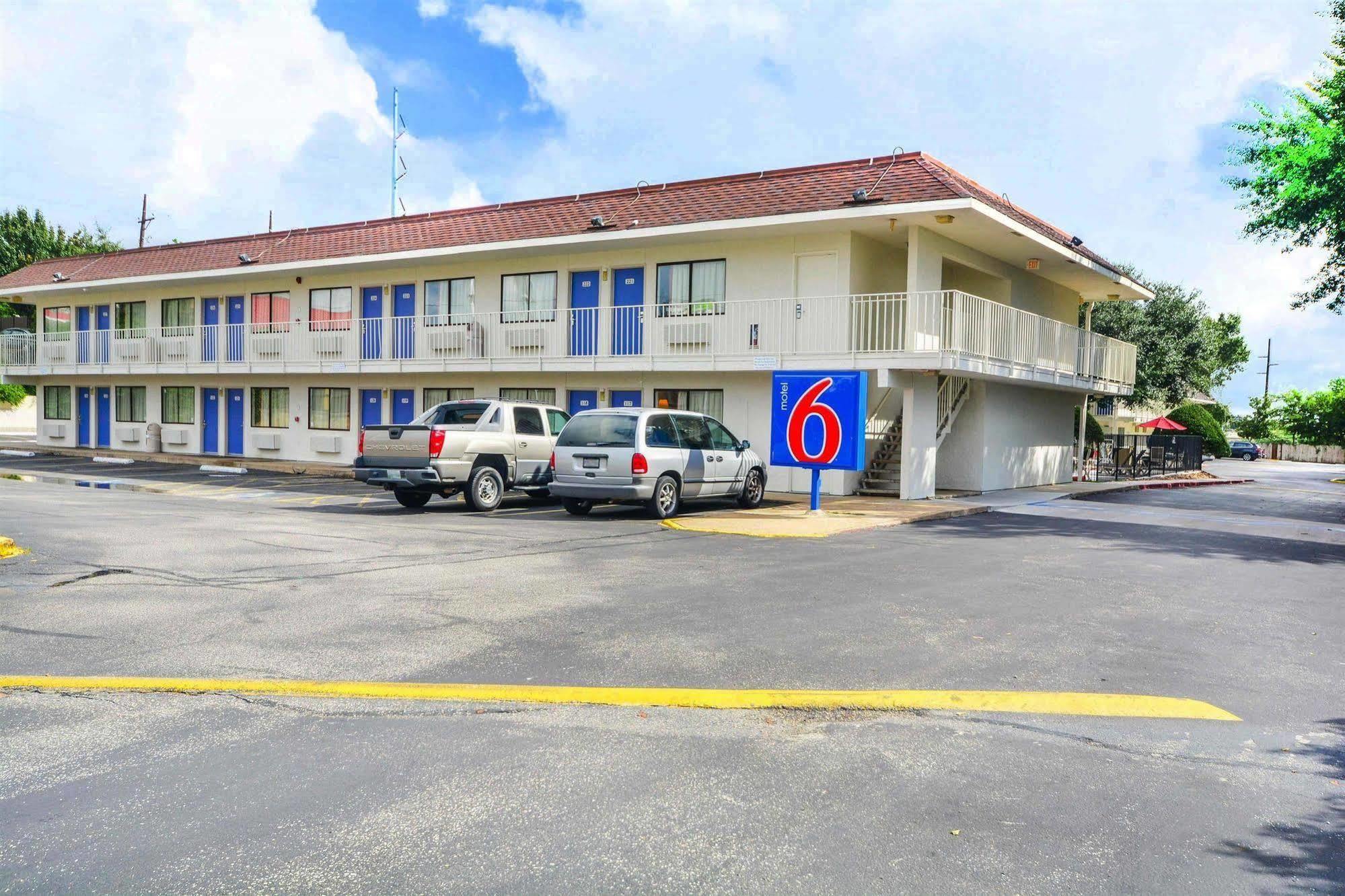 Motel 6-Huntsville, TX Esterno foto